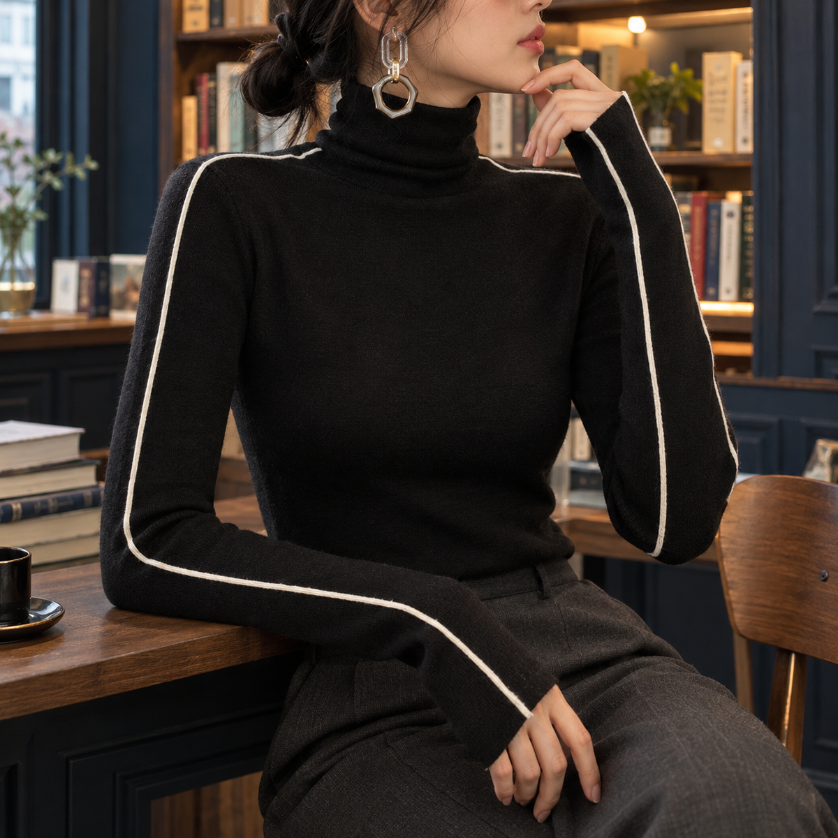 Annabelle Contrast Turtleneck - Black Versailles Tea-flavored Beautiful